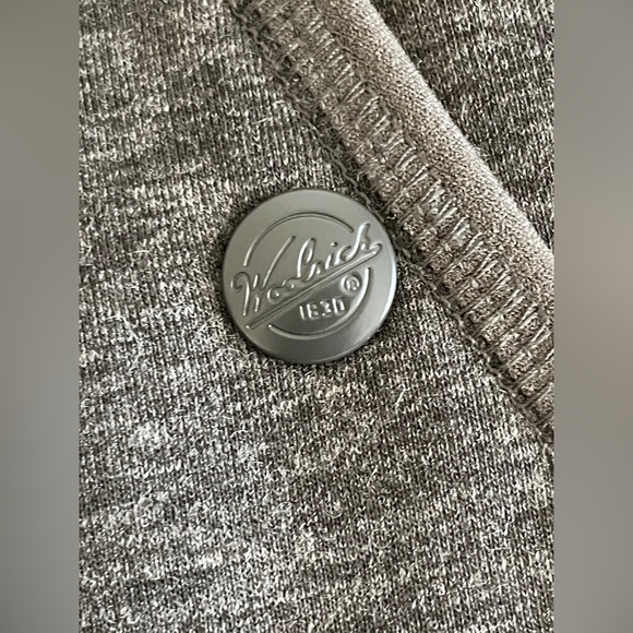 Woolrich Men's green zip-up jacket with hand pockets, chest pocket Size Medium - Picture 14 of 16